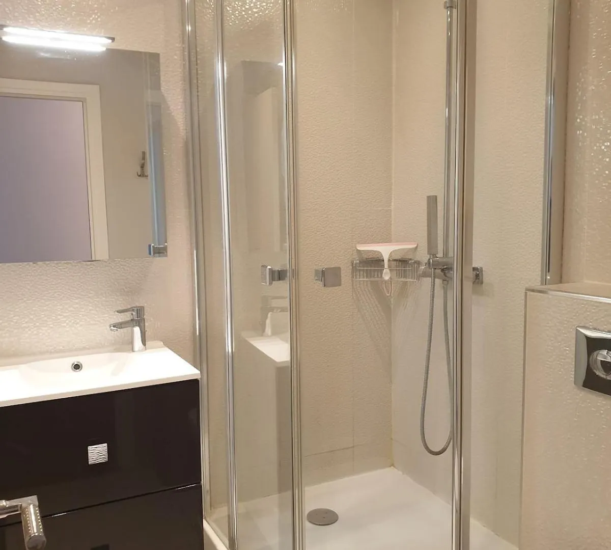 Appartement 115 M2 Garage Tram Lille St Maur شقة